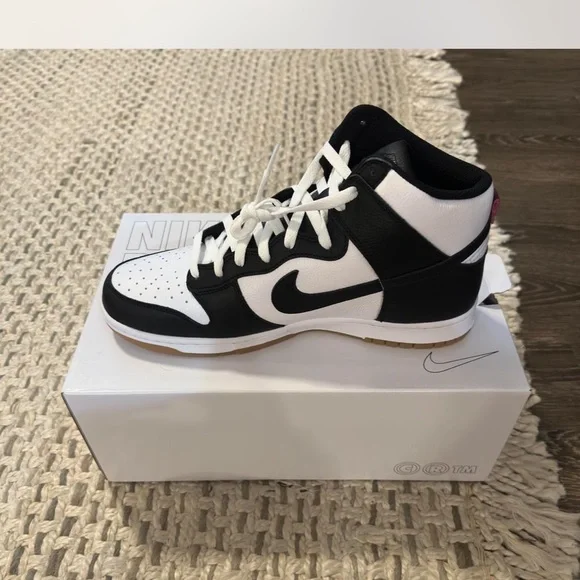 Nike Dunks High Vintage Panda Black / Brand new in original box display picture 1